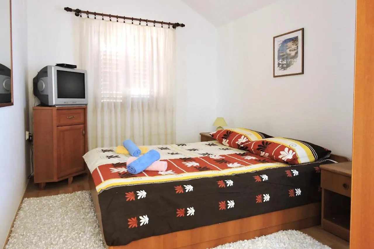 Apartments By The Sea Veli Rat, Dugi Otok - 436